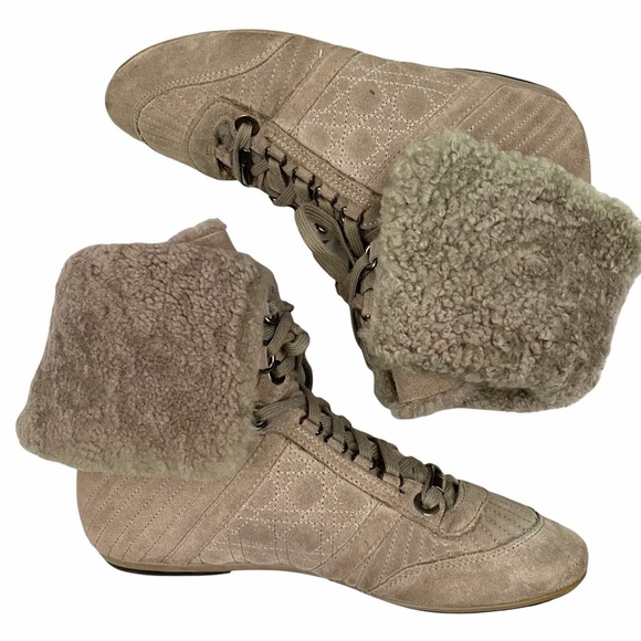 DIOR Shearling lined Cannage Suede boots - Picture 8 of 15